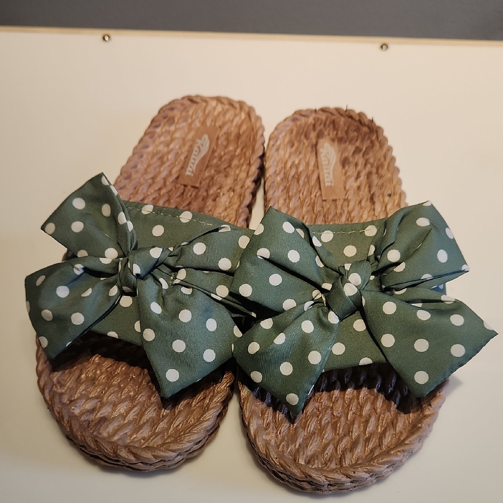 Polka Dot Bow Slide Sandals - Green and Natural